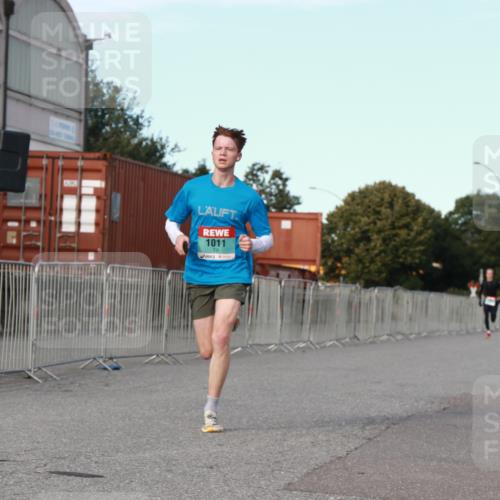 03.10.2024 - Köhlbrandbrückenlauf H.Heesch http://msf.ph/oto/7137846 03.10.2024 09:44:50 Ziel 1011 meine-sportfotos.de