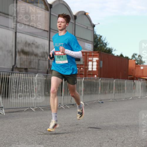 03.10.2024 - Köhlbrandbrückenlauf H.Heesch http://msf.ph/oto/7137852 03.10.2024 09:44:51 Ziel 1011, 1099 meine-sportfotos.de