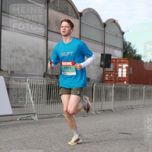 03.10.2024 - Köhlbrandbrückenlauf H.Heesch http://msf.ph/oto/7137856 03.10.2024 09:44:52 Ziel 1011, 1099 meine-sportfotos.de