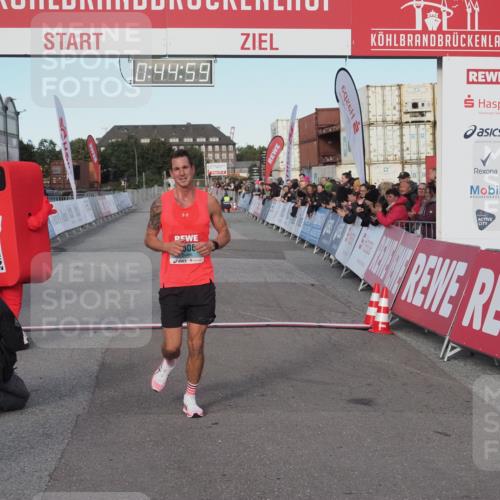 03.10.2024 - Köhlbrandbrückenlauf KatJ http://msf.ph/oto/7137980 03.10.2024 09:44:46 Ziel 1006 meine-sportfotos.de