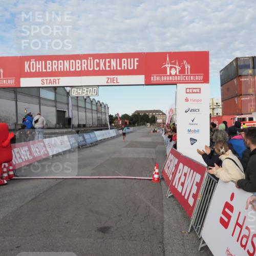 03.10.2024 - Köhlbrandbrückenlauf MichiJ http://msf.ph/oto/7138015 03.10.2024 09:42:47 Ziel 1010 meine-sportfotos.de