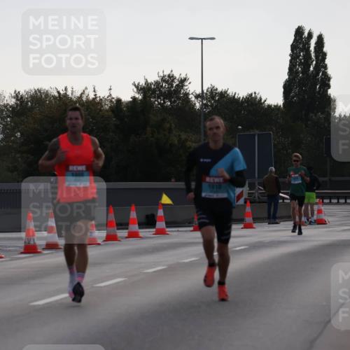 03.10.2024 - Köhlbrandbrückenlauf Luisa Fischer http://msf.ph/oto/7138118 03.10.2024 09:09:04 Position 3 1006, 1010 meine-sportfotos.de