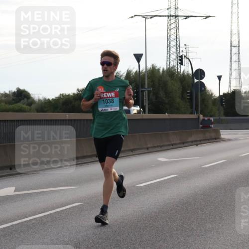 03.10.2024 - Köhlbrandbrückenlauf Luisa Fischer http://msf.ph/oto/7138135 03.10.2024 09:09:20 Position 3 1038 meine-sportfotos.de