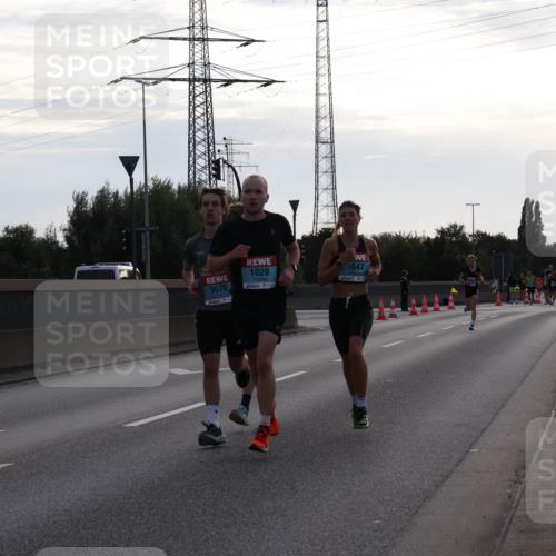 03.10.2024 - Köhlbrandbrückenlauf Luisa Fischer http://msf.ph/oto/7138185 03.10.2024 09:09:50 Position 3 3676, 1020, 1047 meine-sportfotos.de