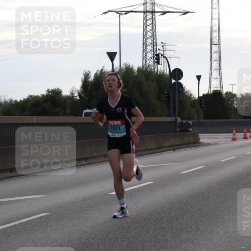 03.10.2024 - Köhlbrandbrückenlauf Luisa Fischer http://msf.ph/oto/7138205 03.10.2024 09:09:58 Position 3 1024 meine-sportfotos.de