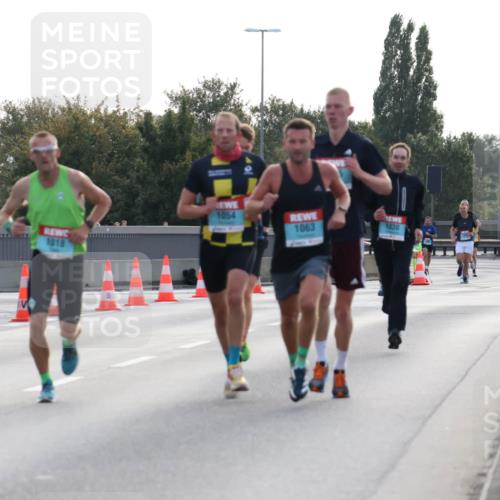 03.10.2024 - Köhlbrandbrückenlauf Luisa Fischer http://msf.ph/oto/7138209 03.10.2024 09:10:06 Position 3 1018, 1054, 1063, 1030 meine-sportfotos.de