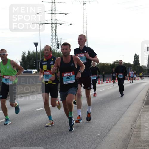 03.10.2024 - Köhlbrandbrückenlauf Luisa Fischer http://msf.ph/oto/7138240 03.10.2024 09:10:11 Position 3 1018, 1054, 1063, 165 meine-sportfotos.de