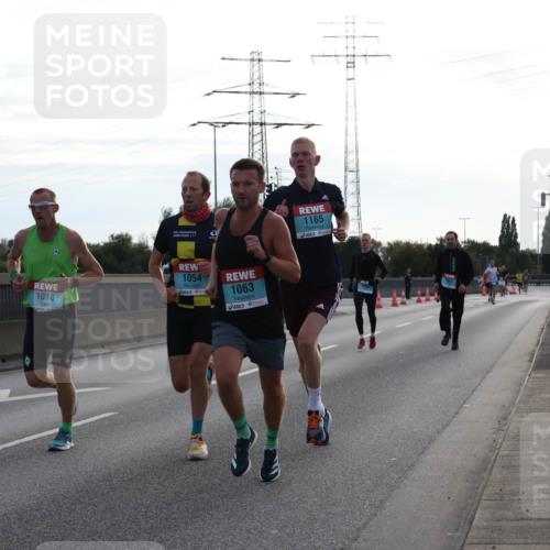 03.10.2024 - Köhlbrandbrückenlauf Luisa Fischer http://msf.ph/oto/7138244 03.10.2024 09:10:11 Position 3 1018, 1054, 1063, 1165 meine-sportfotos.de