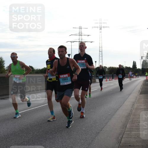 03.10.2024 - Köhlbrandbrückenlauf Luisa Fischer http://msf.ph/oto/7138247 03.10.2024 09:10:11 Position 3 101, 1063, 1165 meine-sportfotos.de