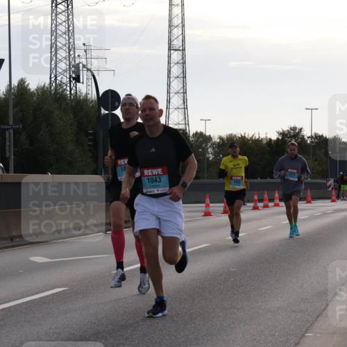 03.10.2024 - Köhlbrandbrückenlauf Luisa Fischer http://msf.ph/oto/7138285 03.10.2024 09:10:28 Position 3 10, 1043, 1052, 1313 meine-sportfotos.de