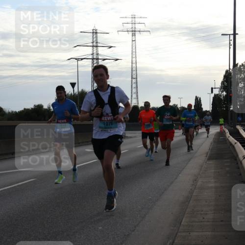 03.10.2024 - Köhlbrandbrückenlauf Luisa Fischer http://msf.ph/oto/7144497 03.10.2024 09:10:56 Position 3 1033, 1076, 29, 1077 meine-sportfotos.de