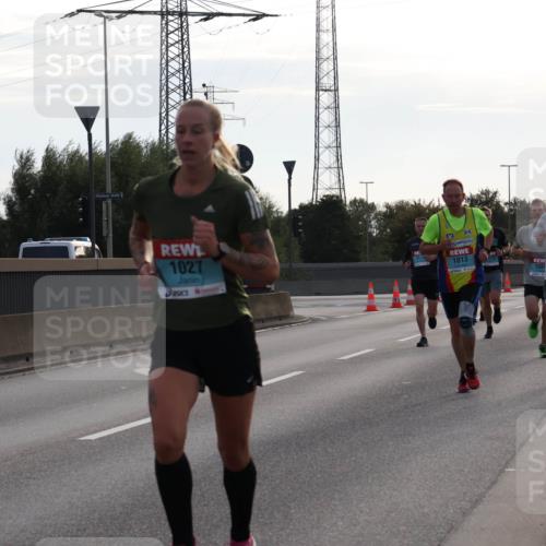 03.10.2024 - Köhlbrandbrückenlauf Luisa Fischer http://msf.ph/oto/7144520 03.10.2024 09:11:02 Position 3 1027, 1115, 1013, 1377, 105 meine-sportfotos.de
