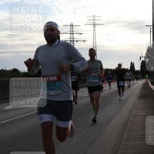 03.10.2024 - Köhlbrandbrückenlauf Luisa Fischer http://msf.ph/oto/7144543 03.10.2024 09:11:06 Position 3 1377, 1115, 1055 meine-sportfotos.de