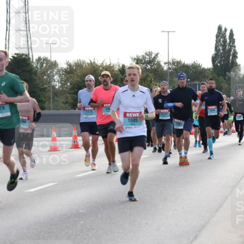 03.10.2024 - Köhlbrandbrückenlauf Luisa Fischer http://msf.ph/oto/7144661 03.10.2024 09:11:45 Position 3 1329, 098, 136, 1176, 1141, 1085, 1301, 1334, 1109 meine-sportfotos.de