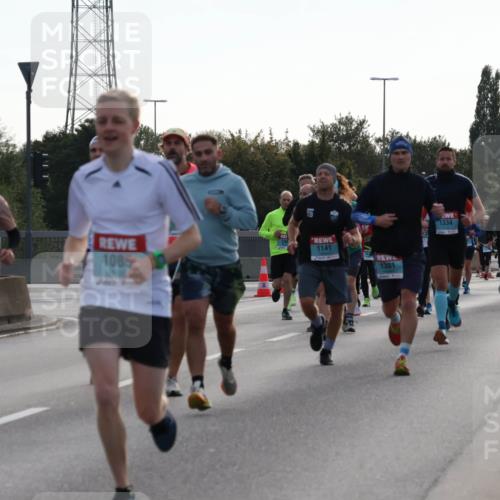 03.10.2024 - Köhlbrandbrückenlauf Luisa Fischer http://msf.ph/oto/7144676 03.10.2024 09:11:47 Position 3 1098, 1085, 1141, 1301, 1334 meine-sportfotos.de