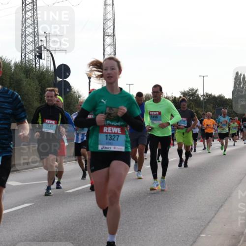 03.10.2024 - Köhlbrandbrückenlauf Luisa Fischer http://msf.ph/oto/7144879 03.10.2024 09:12:12 Position 3 1000, 1197, 108, 1327, 1496, 1114 meine-sportfotos.de