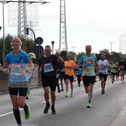 03.10.2024 - Köhlbrandbrückenlauf Luisa Fischer http://msf.ph/oto/7144938 03.10.2024 09:12:19 Position 3 1132, 1343, 1268, 1217 meine-sportfotos.de