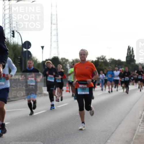 03.10.2024 - Köhlbrandbrückenlauf Luisa Fischer http://msf.ph/oto/7145015 03.10.2024 09:12:32 Position 3 1680, 3400, 1462 meine-sportfotos.de