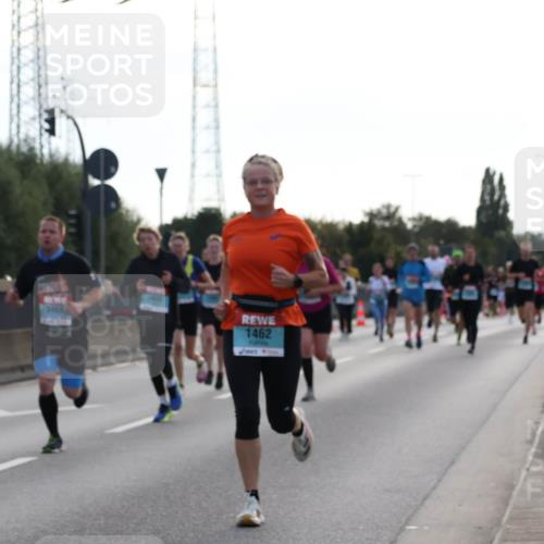 03.10.2024 - Köhlbrandbrückenlauf Luisa Fischer http://msf.ph/oto/7145020 03.10.2024 09:12:33 Position 3 22, 18, 34684, 1462 meine-sportfotos.de