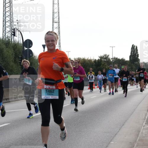 03.10.2024 - Köhlbrandbrückenlauf Luisa Fischer http://msf.ph/oto/7145023 03.10.2024 09:12:34 Position 3 34, 1455, 1462, 1242, 1229 meine-sportfotos.de