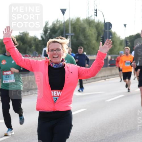 03.10.2024 - Köhlbrandbrückenlauf Luisa Fischer http://msf.ph/oto/7145216 03.10.2024 09:13:57 Position 3 1235, 12 meine-sportfotos.de