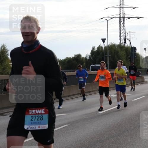 03.10.2024 - Köhlbrandbrückenlauf Luisa Fischer http://msf.ph/oto/7145231 03.10.2024 09:14:00 Position 3 2728, 2083, 2084 meine-sportfotos.de