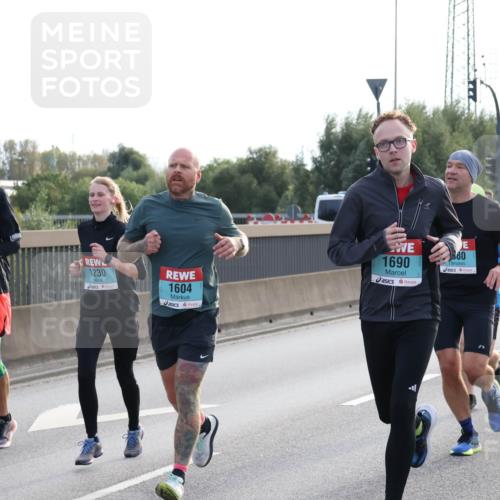 03.10.2024 - Köhlbrandbrückenlauf Luisa Fischer http://msf.ph/oto/7145262 03.10.2024 09:14:06 Position 3 12, 1230, 1604, 1690, 80, 1613 meine-sportfotos.de