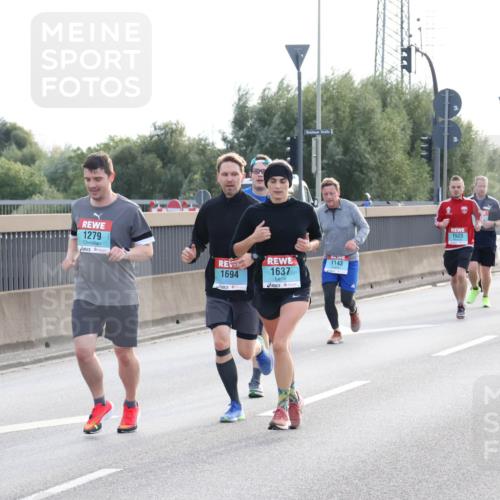 03.10.2024 - Köhlbrandbrückenlauf Luisa Fischer http://msf.ph/oto/7145277 03.10.2024 09:14:12 Position 3 22, 1934, 1279, 1694, 1637, 1143, 1848, 1523 meine-sportfotos.de
