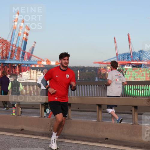 03.10.2024 - Köhlbrandbrückenlauf Matties Gatica Varas http://msf.ph/oto/7145279 03.10.2024 09:42:21 Position 2  meine-sportfotos.de