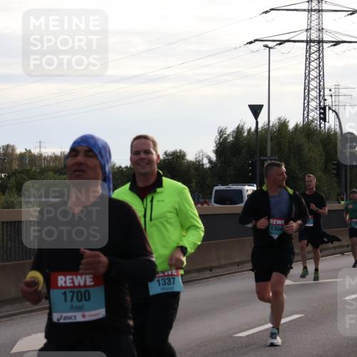 03.10.2024 - Köhlbrandbrückenlauf Luisa Fischer http://msf.ph/oto/7145300 03.10.2024 09:14:20 Position 3 1957, 1700, 1337, 1364, 1827 meine-sportfotos.de