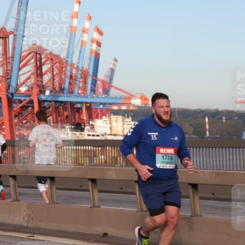 03.10.2024 - Köhlbrandbrückenlauf Matties Gatica Varas http://msf.ph/oto/7145302 03.10.2024 09:42:24 Position 2 15, 1719 meine-sportfotos.de