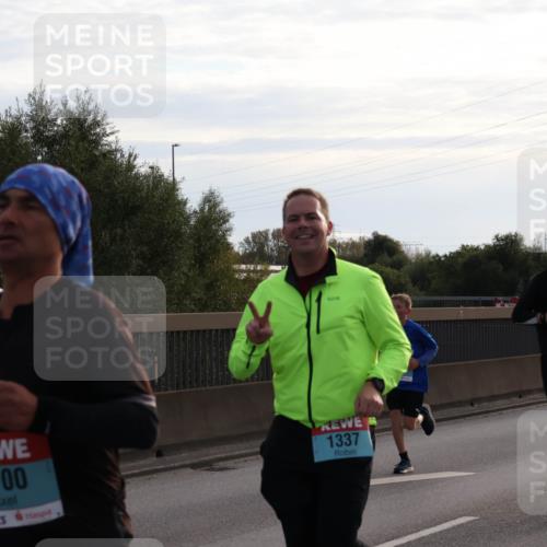 03.10.2024 - Köhlbrandbrückenlauf Luisa Fischer http://msf.ph/oto/7145309 03.10.2024 09:14:21 Position 3 1700, 1337, 1364, 1930 meine-sportfotos.de