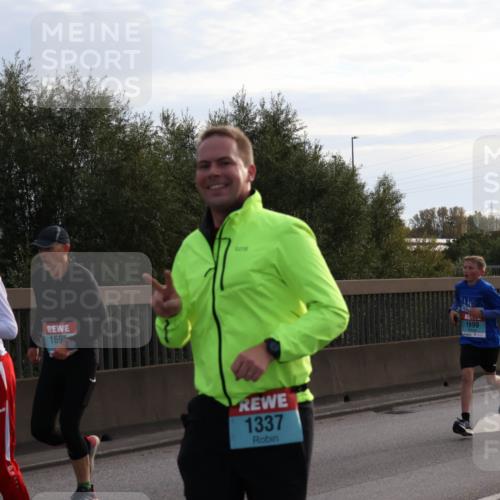 03.10.2024 - Köhlbrandbrückenlauf Luisa Fischer http://msf.ph/oto/7145314 03.10.2024 09:14:22 Position 3 1997, 1695, 1337, 1999, 136 meine-sportfotos.de
