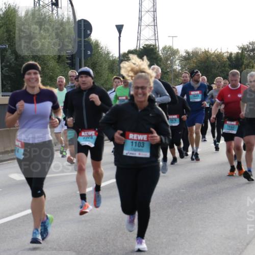 03.10.2024 - Köhlbrandbrückenlauf Luisa Fischer http://msf.ph/oto/7145324 03.10.2024 09:14:26 Position 3 1585, 1728, 1103, 1676, 1649, 1697, 1144 meine-sportfotos.de