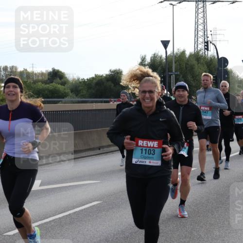 03.10.2024 - Köhlbrandbrückenlauf Luisa Fischer http://msf.ph/oto/7145335 03.10.2024 09:14:28 Position 3 1103, 1547, 1676, 1649 meine-sportfotos.de