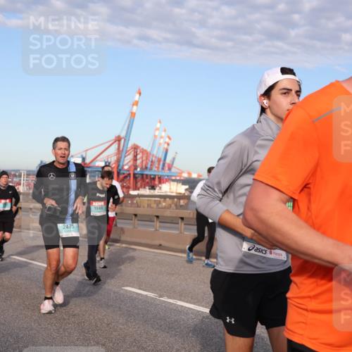 03.10.2024 - Köhlbrandbrückenlauf Matties Gatica Varas http://msf.ph/oto/7145368 03.10.2024 09:42:32 Position 2 1855, 2475, 1849 meine-sportfotos.de