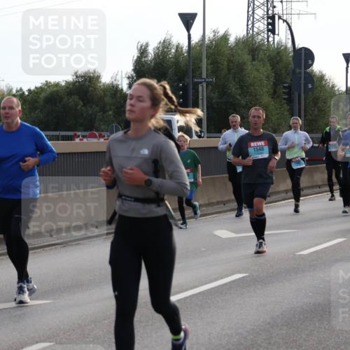 03.10.2024 - Köhlbrandbrückenlauf Luisa Fischer http://msf.ph/oto/7145378 03.10.2024 09:14:33 Position 3 20, 20, 1548, 1942 meine-sportfotos.de