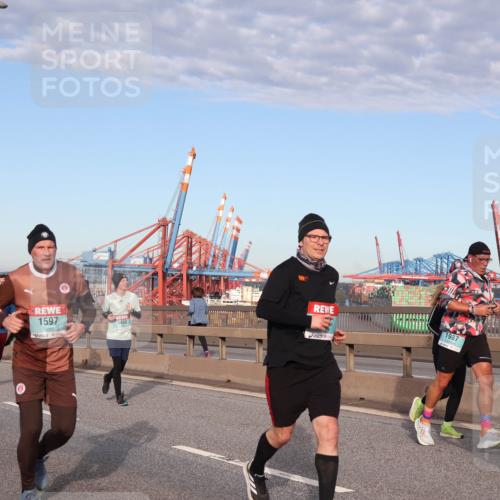 03.10.2024 - Köhlbrandbrückenlauf Matties Gatica Varas http://msf.ph/oto/7145410 03.10.2024 09:42:35 Position 2 1597, 1450, 1987, 1596 meine-sportfotos.de