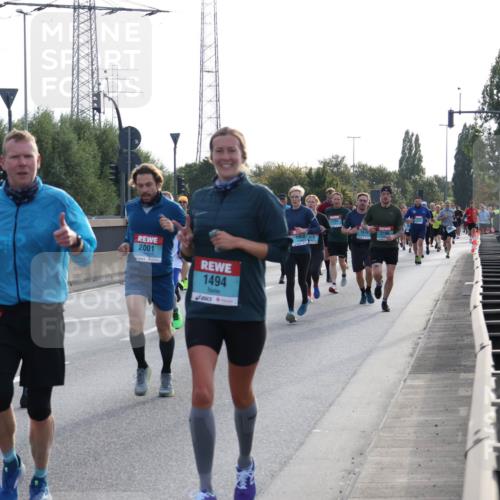 03.10.2024 - Köhlbrandbrückenlauf Luisa Fischer http://msf.ph/oto/7145443 03.10.2024 09:14:43 Position 3 2001, 1494, 1950, 079, 1701, 1976 meine-sportfotos.de