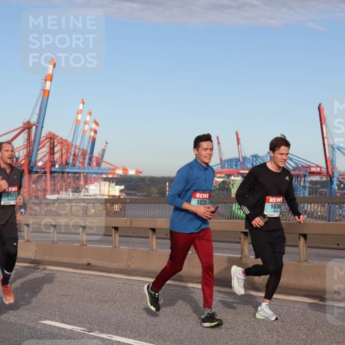 03.10.2024 - Köhlbrandbrückenlauf Matties Gatica Varas http://msf.ph/oto/7145471 03.10.2024 09:42:38 Position 2 2441, 1127, 1035, 1036 meine-sportfotos.de