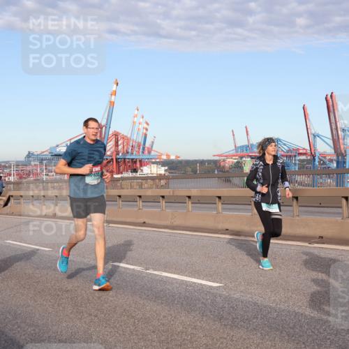 03.10.2024 - Köhlbrandbrückenlauf Matties Gatica Varas http://msf.ph/oto/7145508 03.10.2024 09:42:41 Position 2 1045, 2633 meine-sportfotos.de