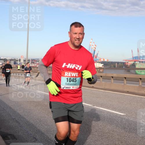 03.10.2024 - Köhlbrandbrückenlauf Matties Gatica Varas http://msf.ph/oto/7145544 03.10.2024 09:42:42 Position 2 1045 meine-sportfotos.de