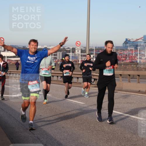 03.10.2024 - Köhlbrandbrückenlauf Matties Gatica Varas http://msf.ph/oto/7145576 03.10.2024 09:42:45 Position 2 45, 3628, 1376, 1500, 1468, 18 meine-sportfotos.de