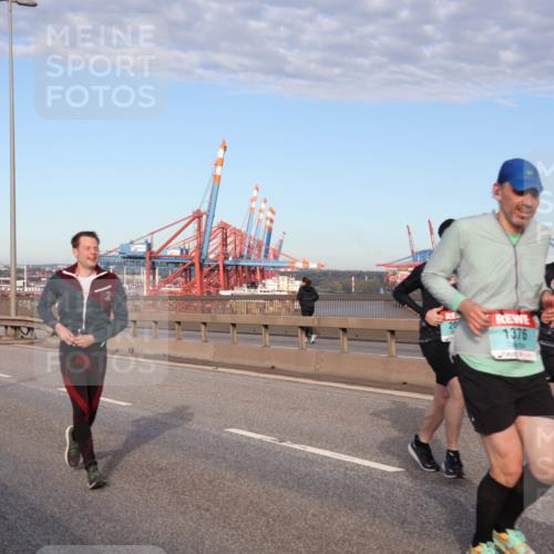 03.10.2024 - Köhlbrandbrückenlauf Matties Gatica Varas http://msf.ph/oto/7145656 03.10.2024 09:42:51 Position 2 20, 1376 meine-sportfotos.de