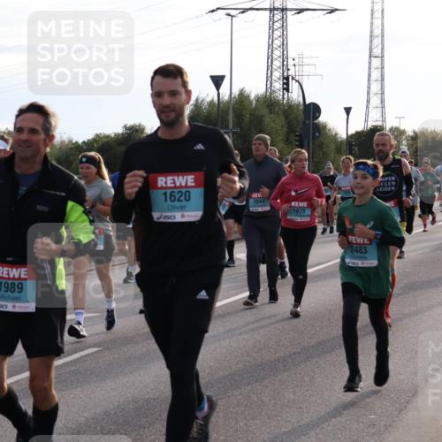 03.10.2024 - Köhlbrandbrückenlauf Luisa Fischer http://msf.ph/oto/7145711 03.10.2024 09:15:32 Position 3 1989, 1620, 1844, 1873, 2483, 2057 meine-sportfotos.de