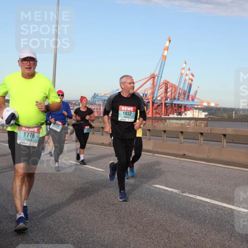 03.10.2024 - Köhlbrandbrückenlauf Matties Gatica Varas http://msf.ph/oto/7145804 03.10.2024 09:43:02 Position 2 1708, 1776, 1755, 1932, 1956 meine-sportfotos.de