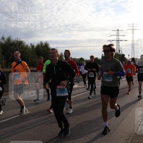 03.10.2024 - Köhlbrandbrückenlauf Luisa Fischer http://msf.ph/oto/7145867 03.10.2024 09:15:49 Position 3 1973, 2105, 1840, 2205, 1936, 1110, 194 meine-sportfotos.de