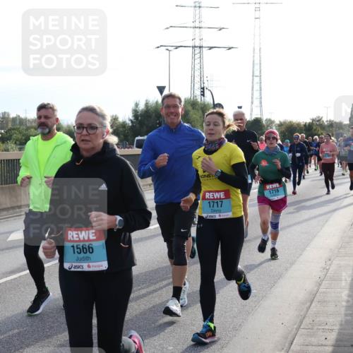03.10.2024 - Köhlbrandbrückenlauf Luisa Fischer http://msf.ph/oto/7145899 03.10.2024 09:15:56 Position 3 1691, 1566, 1717, 1716 meine-sportfotos.de