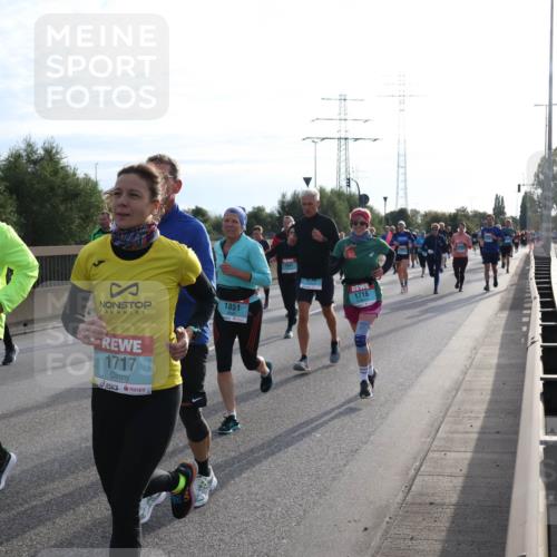 03.10.2024 - Köhlbrandbrückenlauf Luisa Fischer http://msf.ph/oto/7145921 03.10.2024 09:15:57 Position 3 1716, 1851, 1784, 1717 meine-sportfotos.de
