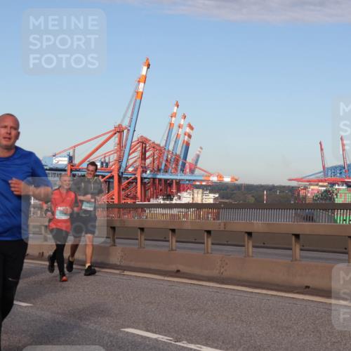 03.10.2024 - Köhlbrandbrückenlauf Matties Gatica Varas http://msf.ph/oto/7145984 03.10.2024 09:43:16 Position 2 500, 1, 2238, 1147 meine-sportfotos.de